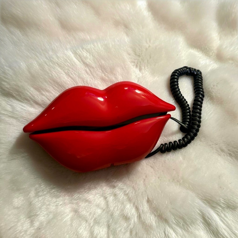 Vintage Red Lips Telephone Novelty Corded Landline Phone Retro Pop Art Kitsch